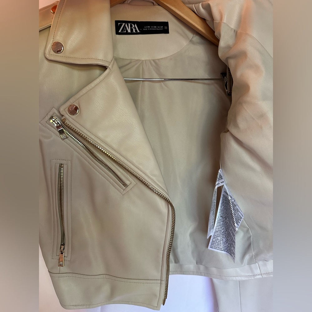 ZARA Faux Leather Moto Jacket XS Cream Beige Biker Style Zippers - Picture 9 of 12